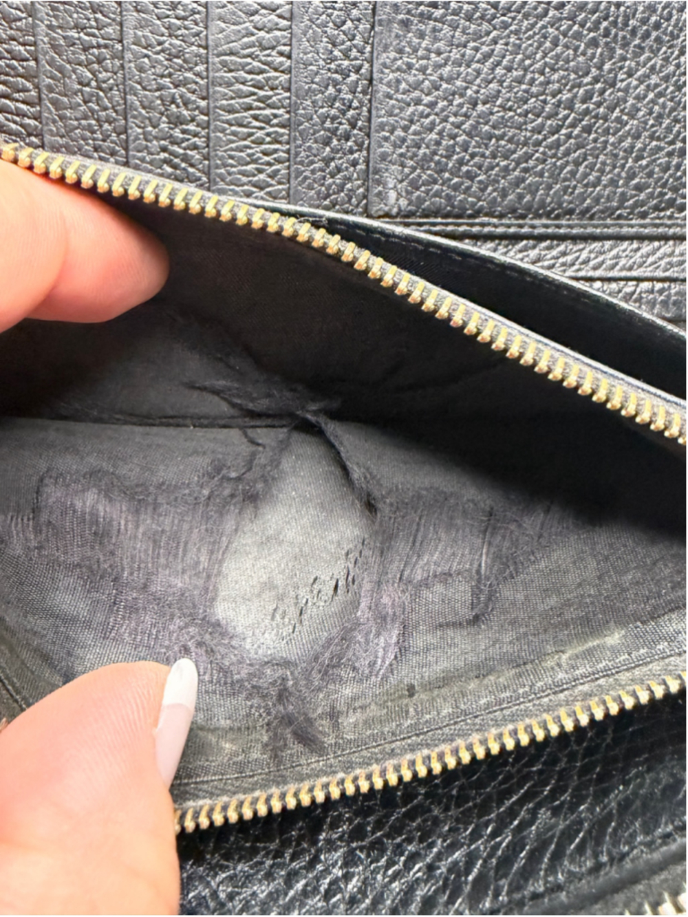 Women's Dolce & Gabbana Black Leather Zip-Around Wallet One Size - Picture 6 of 7